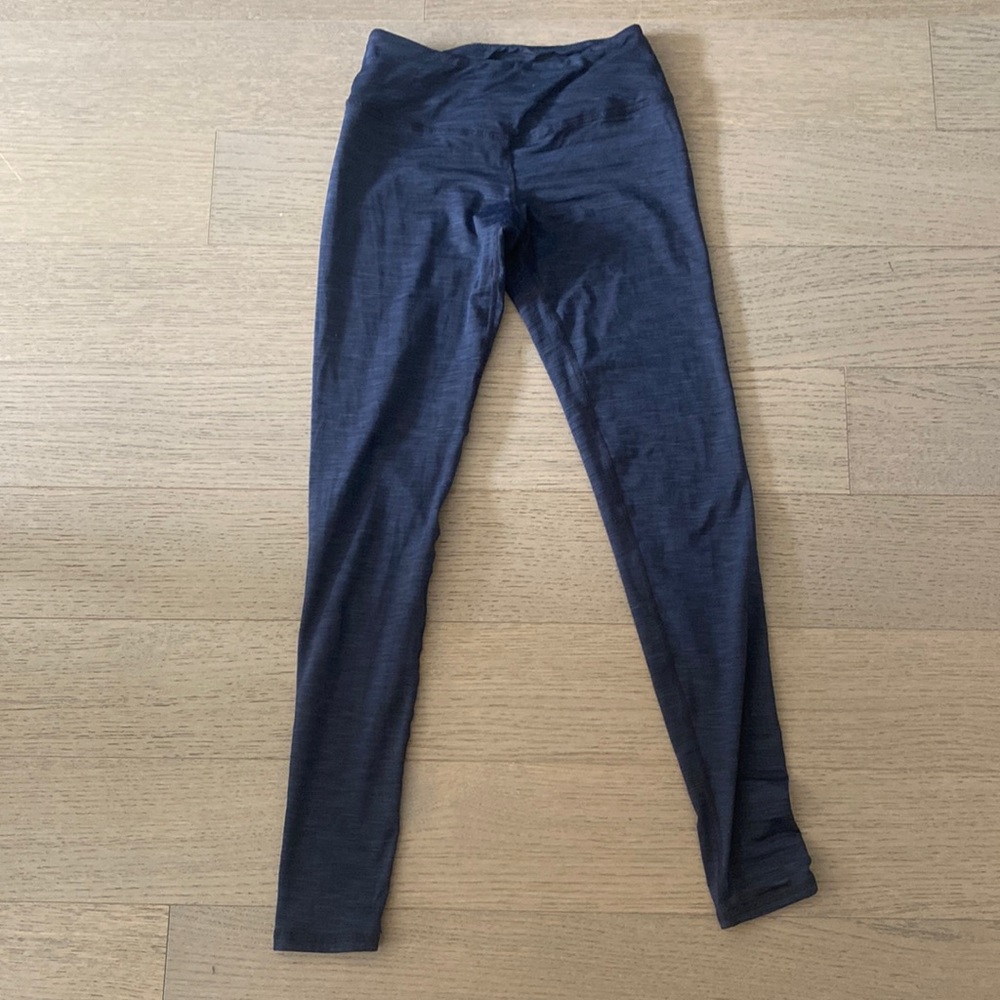 Rese. Light weight, navy blue legging. SIZE XS. Lightly worn.